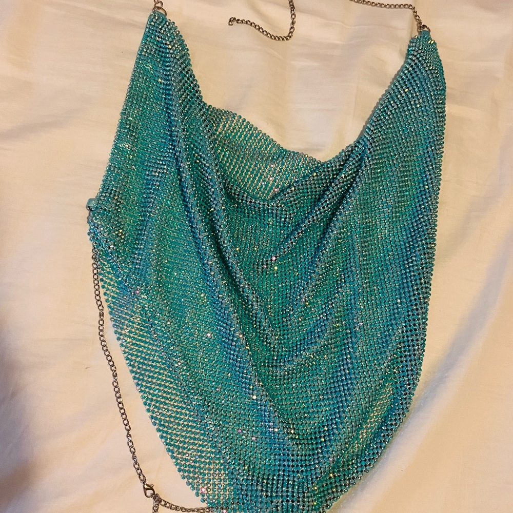 Selling - Picture 2 of 3